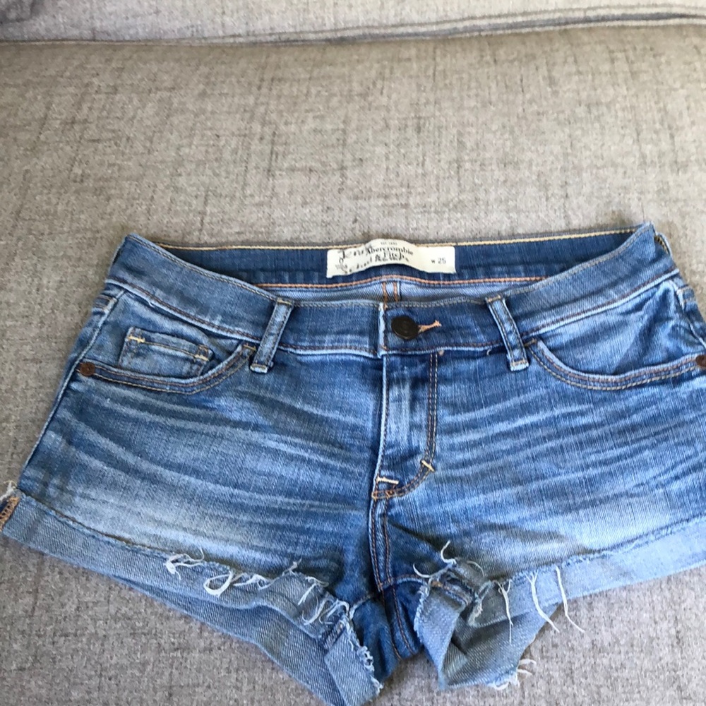 Abercrombie Jean shorts size 25 good cond.